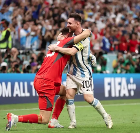  都灵门将多次神扑零封对手  